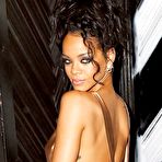 Pic of Rihanna shows ass crack in night dress