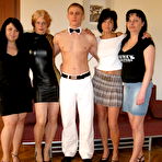 Pic of At this mature sexparty the butler gets it