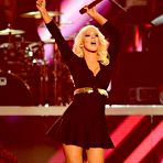 Pic of Christina Aguilera sexy performs on the stage