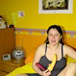 Pic of Hardcore Fatties - Brunette Plumper Doing A Dildo