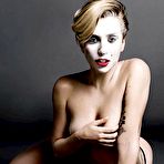 Pic of Lady Gaga fully nude but cover her pussy