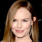 Pic of Kate Bosworth shows her legs paparazzi shots