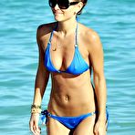 Pic of Maria Menounos hard nipples in blue bikini