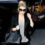 Pic of Jessica Simpson slight cleavage when visit Roseland Ballroom with honey