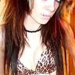 Pic of Sex girlfriend pics :: Sexy brunette emo babe self-shooting topless 