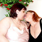 Pic of Anal BBW lesbian babes from Europe masturbating