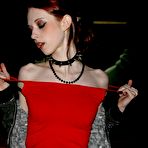 Pic of Liz Vicious shows her pale white body
