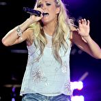 Pic of Carrie Underwood sexy in performs in tiny shorts at music festival