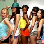 Pic of real college chicks from real dorm room in usa getting naughty ;]