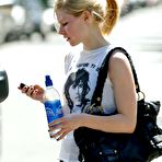 Pic of Avril Lavigne Pparazzi Outdoors And Posing Pics @ Free Celebrity Movie Archive