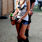 Pic of Sarah Harding shows her long legs at Hard Rock Calling Festival