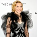 Pic of Madonna posing for paparazzi at premiere