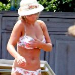 Pic of Geri Halliwell titslip in bikini paparazzi shots