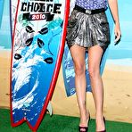 Pic of Megan Fox exposed her long sexy legs at Teen Choice Awards 2010