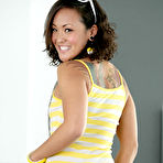 Pic of Jandi Lin - Jandi Lin strips her tight yellow dress off and shows us her fantastic tight ass.