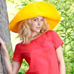 Pic of Luscious Blonde Vixen Wears A Big Yellow Hat