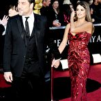 Pic of Penelope Cruz cleavage at Academy Awards redcarpet