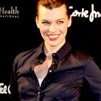 Pic of Milla Jovovich promotes new Tommy Hilfiger bag
