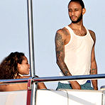 Pic of Alicia Keys in white bikini pregnant on a boat