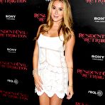 Pic of Alexa Vega shows her legs at premiere