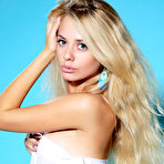 Pic of Jennifer Mackay Blonde Ukrainian Siren Bares Sexy Curves