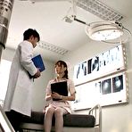 Pic of Kaede Fuyutsuki Asian nurse plays with doctor :: JpNurse.com