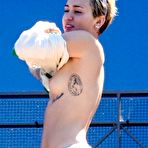 Pic of :: Largest Nude Celebrities Archive. Miley Cyrus fully naked! ::