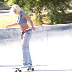 Pic of FTV Girls Teen Flashing Movies : Skater chick flashing her tits!