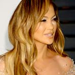 Pic of Jennifer Lopez sexy cleavage at Oscar Party