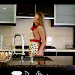 Pic of Shawna Lenee Cooks Up Something Real Nice For Her Man | iMILFs