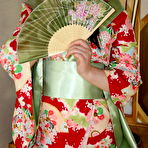 Pic of This young Geisha gives a good service to her foreign guest
