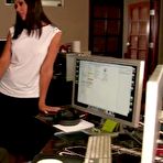 Pic of Rachel Starr Shows Her Appreciation To An Employee | iMILFs
