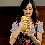 Pic of Katy Perry shows deep cleavage at Wetten, dass.. in Munchen