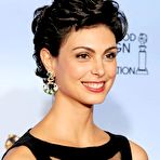 Pic of Morena Baccarin shows cleavage in night dress