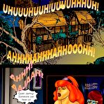 Pic of Scooby Doo Comics : hot lesbians Velma Dinkley and Daphne Blake fucks with huge dildo