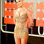 Pic of Britney Spears legs and cleavage at MTV Video Music Awards