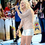 Pic of Carrie Underwood performs on NBCs Today in New York