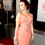 Pic of Demi Lovato cleavage in pink dress at People Choice Awards