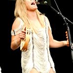 Pic of Grace Potter shows some skin on th stage