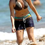 Pic of Jennette McCurdy cleavage in bikini top on the beach in Maui