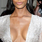 Pic of Jourdan Dunn shows cleavage in night dress