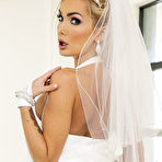 Pic of Devon: This bride cannot wait for... - BabesAndStars.com