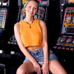Pic of Susan Carter: Attractive casino gal Susan Carter... - BabesAndStars.com