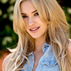 Pic of Sophia Knight Flirty Blonde in Tight Jeans Shorts