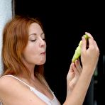Pic of Elen Moore Eats a Juicy Melon