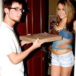 Pic of Nichole Heiress: Nichole Heiress greets pizza dude... - Babes and Pornstars