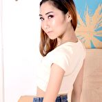 Pic of Eva Yi Slim Asian Model Shows Pussy