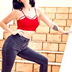 Pic of Aemelia Fox Sexy Brunette in Tight Jeans