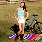 Pic of Paisley Rae Sporty Naked Outdoor Babe