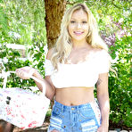 Pic of Kylie Page Big Tits Picnic POVD / Hotty Stop